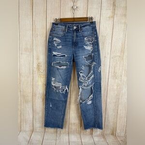 American Eagle 90’s Boyfriend Distressed Jeans